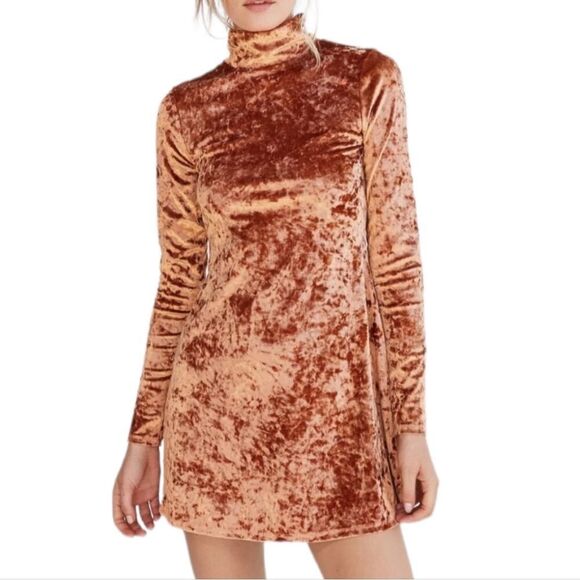 Kimchi Blue Urban Outfitters Julie Crushed Velvet Turtleneck Dress Size Small - Picture 1 of 7